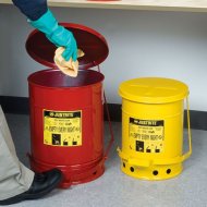 Bin for storing hazardous waste with a volume of 52 l - 2