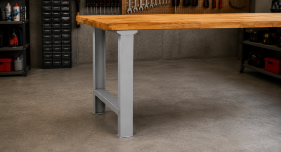 Legs to the table for the workshop